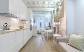 Ferrara Mayr White Apartment